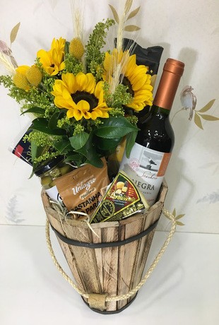 Balde Rústico com Vinho Importado e Frios 