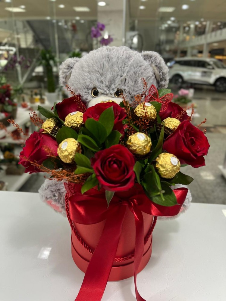 Box de Rosas, Chocolates e Ursinho ❤️