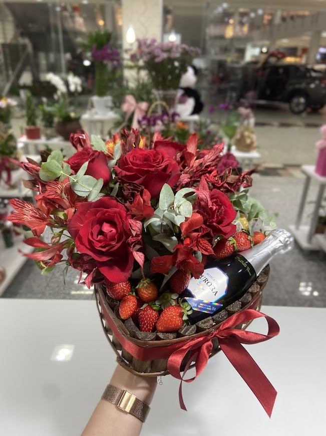 Coração com Rosas e Espumante ❤️